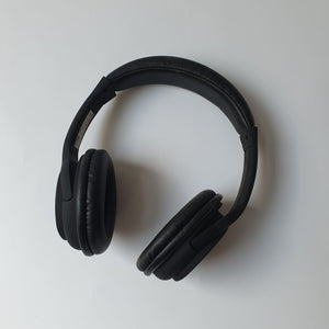 Black bluetooth wireless headphone